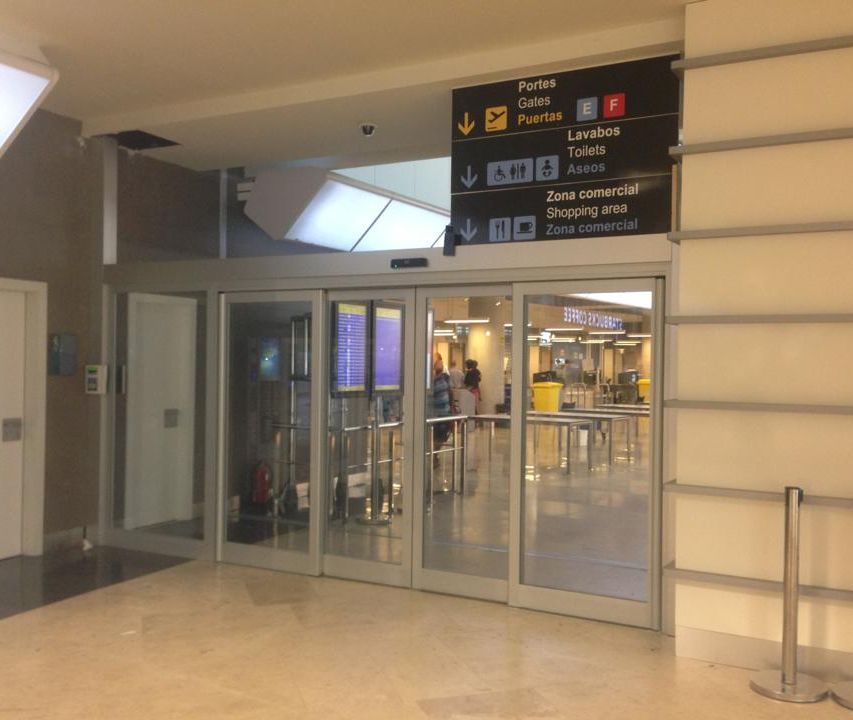 Puertas Automáticas Pastor, S.L. puerta corredera en aeropuerto